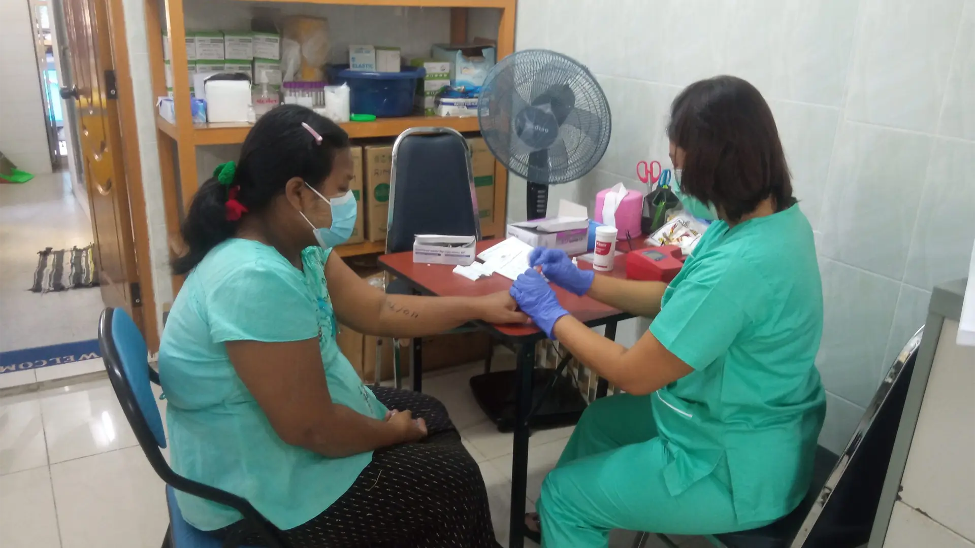 A pregnant Burmese mother getting her ATT immunisation. Courtesy of Burnet Institute